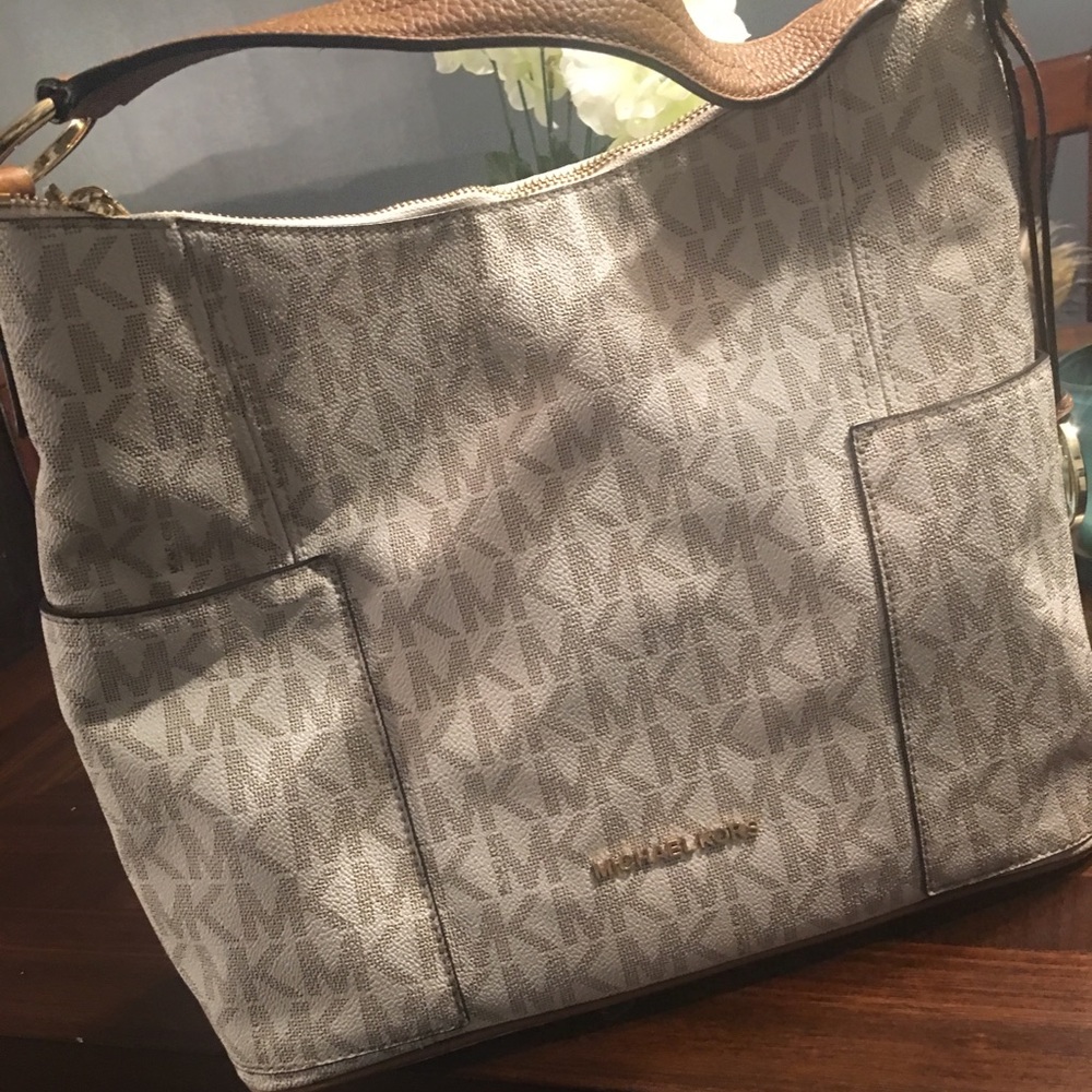 AUTHENTIC MICHAEL KORS BAG